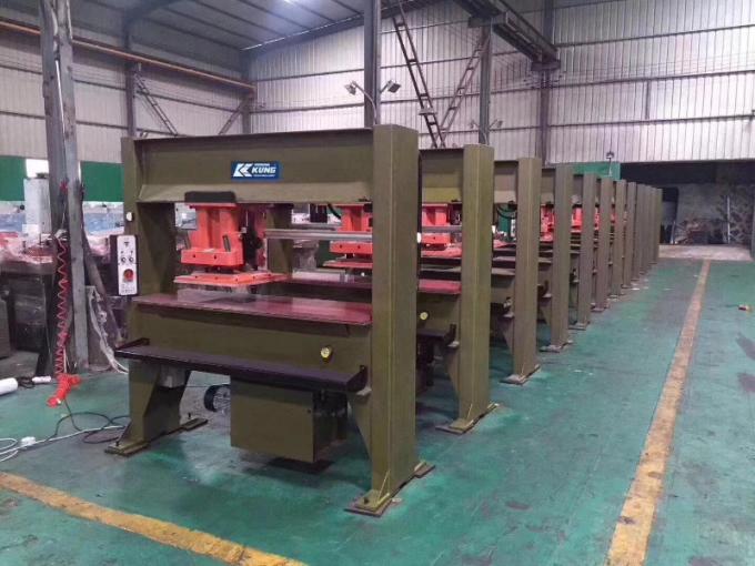 De hydraulische Snijmachine van het Schoeiselvliegtuig, de Semi Automatische Snijmachine van het Schommelingswapen 2