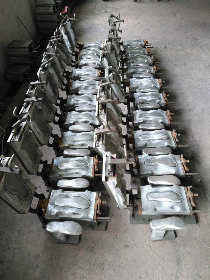 6 de Injectie van postenpvc het Vormen Veelkleurige Automatisch van de Schoenmachine 4