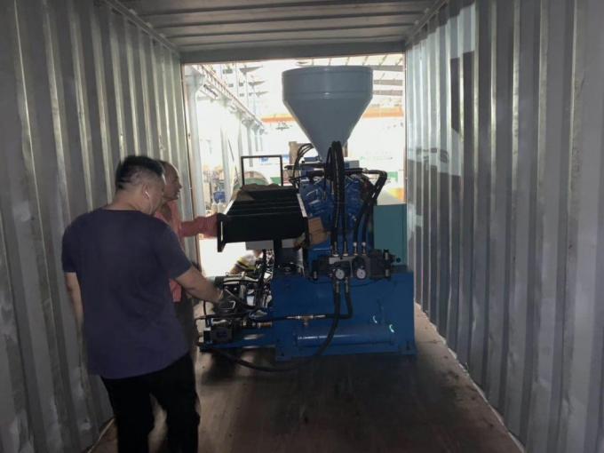6 de Injectie van postenpvc het Vormen Veelkleurige Automatisch van de Schoenmachine 9